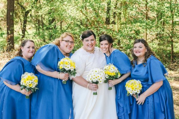 navy-and-white-burlap-wedding-under-10k