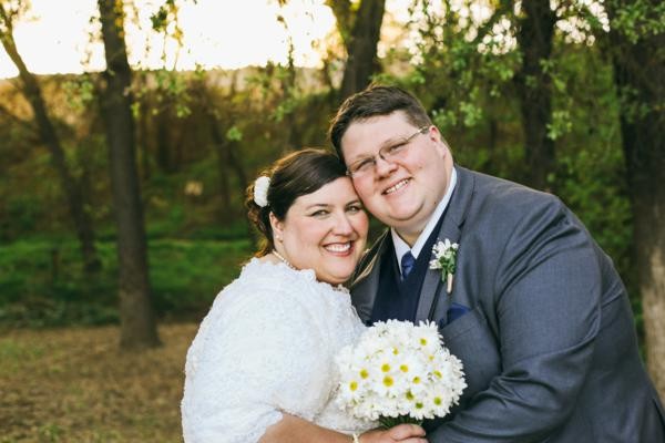 navy-and-white-burlap-wedding-under-10k