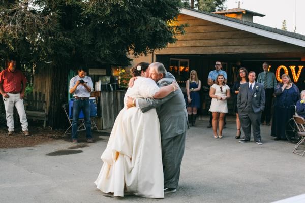 navy-and-white-burlap-wedding-under-10k