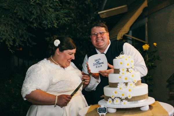 navy-and-white-burlap-wedding-under-10k