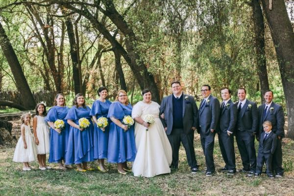 navy-and-white-burlap-wedding-under-10k