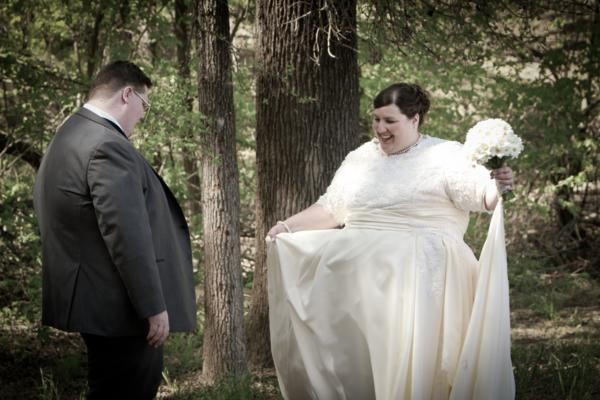 navy-and-white-burlap-wedding-under-10k