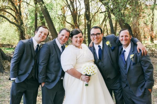 navy-and-white-burlap-wedding-under-10k