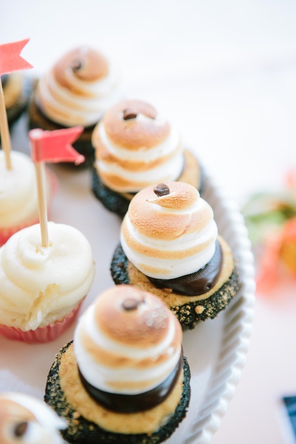 popping-pink-and-gold-wedding