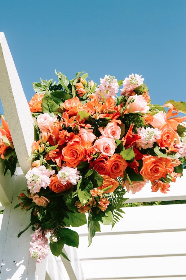 popping-pink-and-gold-wedding