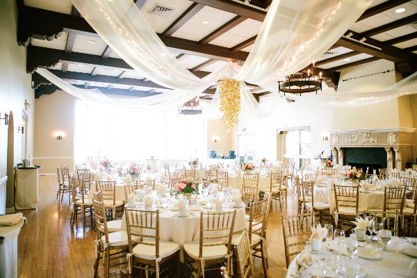 popping-pink-and-gold-wedding