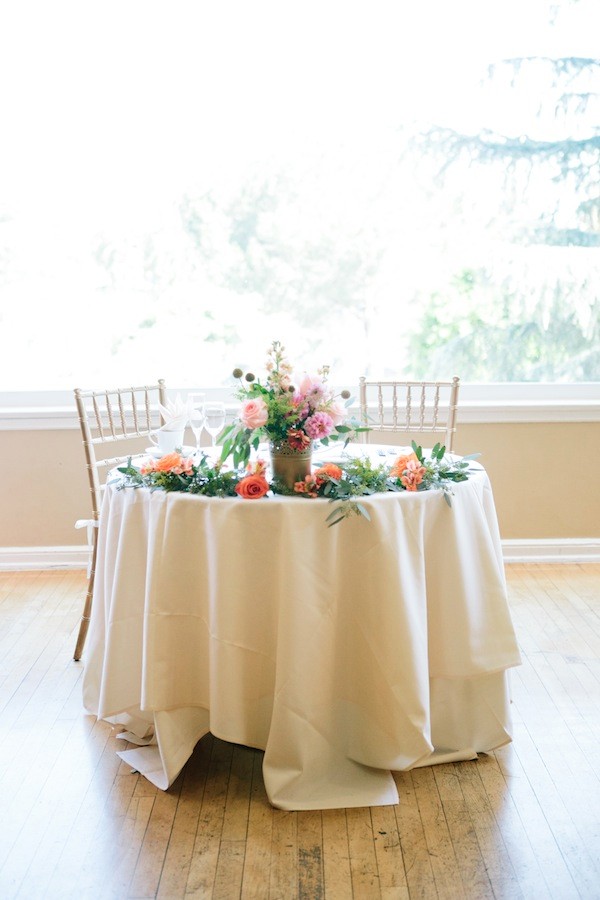 popping-pink-and-gold-wedding