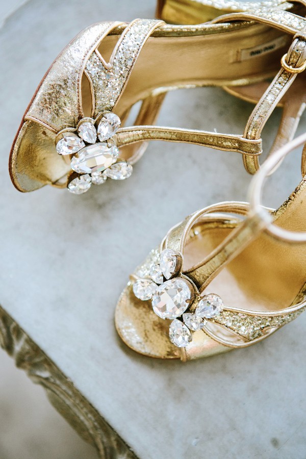 popping-pink-and-gold-wedding