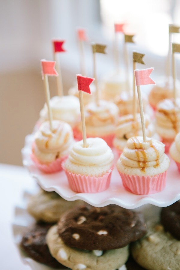 popping-pink-and-gold-wedding