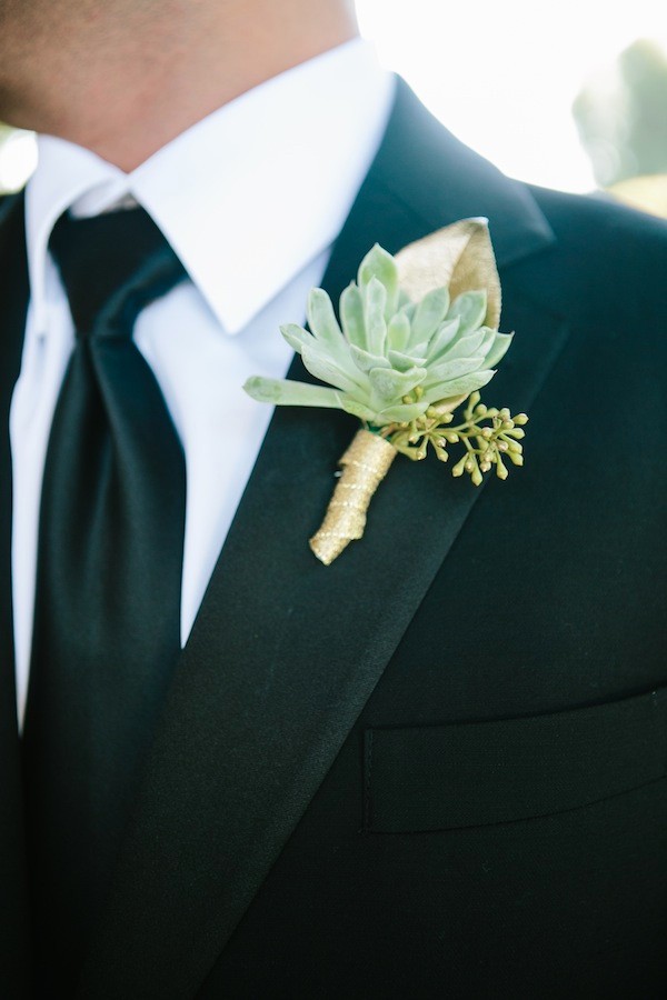 popping-pink-and-gold-wedding