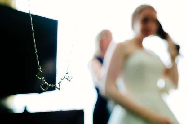 red-and-teal-wedding-with-playful