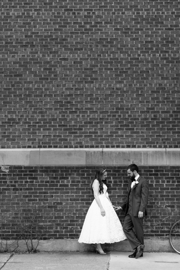 red-and-teal-wedding-with-playful