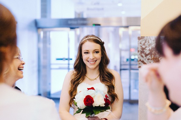 red-and-teal-wedding-with-playful
