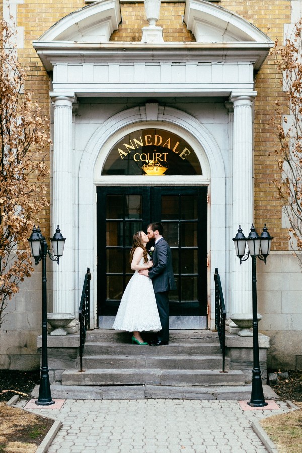 red-and-teal-wedding-with-playful