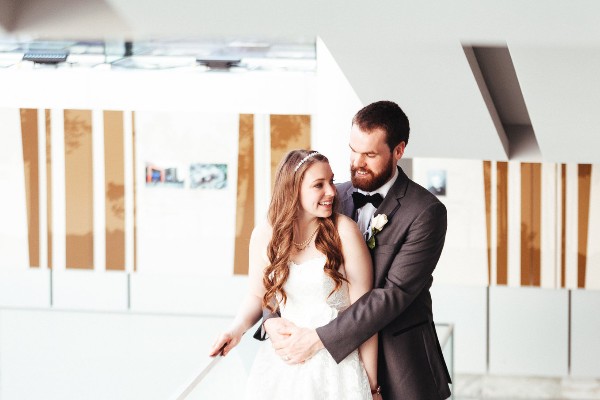 red-and-teal-wedding-with-playful