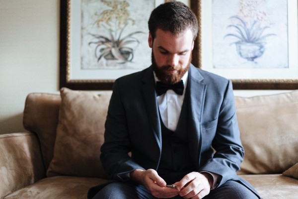 red-and-teal-wedding-with-playful