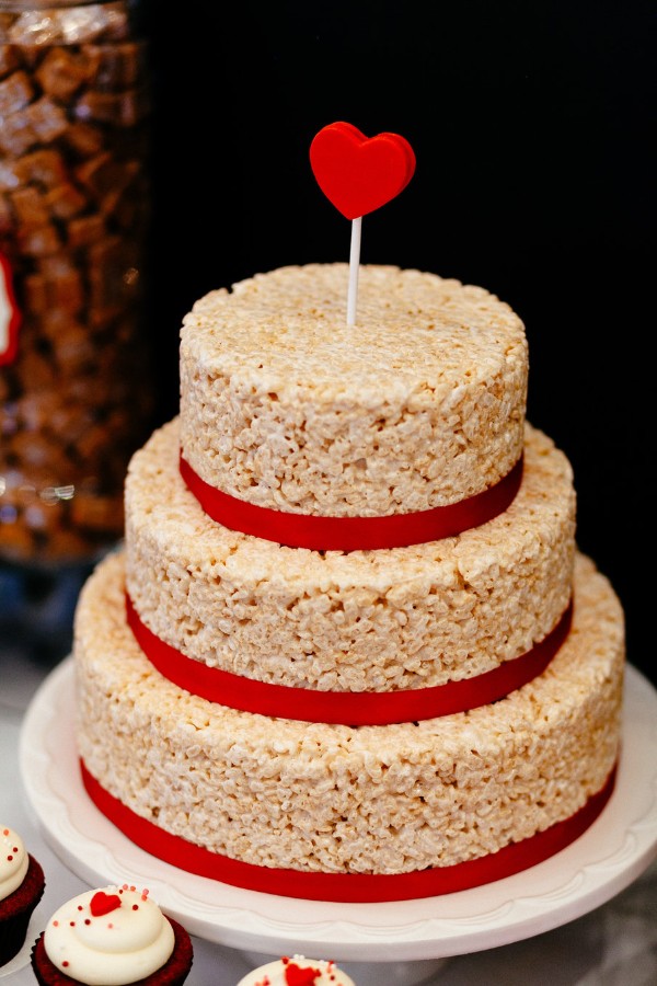 red-and-teal-wedding-with-playful
