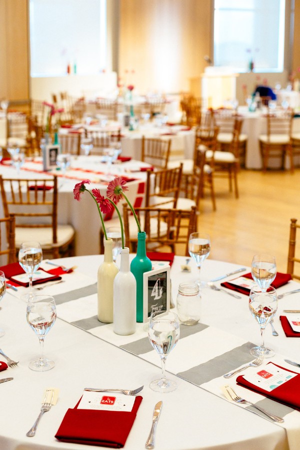 red-and-teal-wedding-with-playful