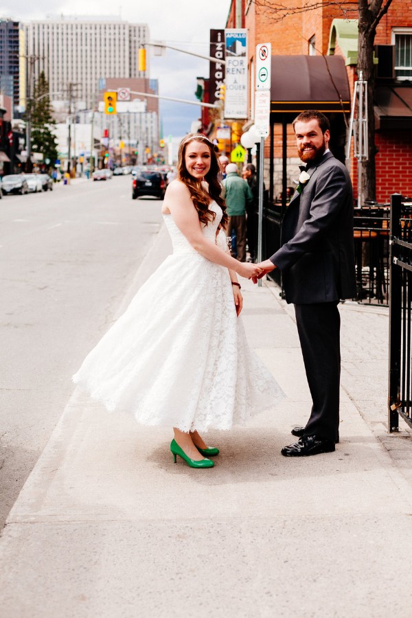 red-and-teal-wedding-with-playful