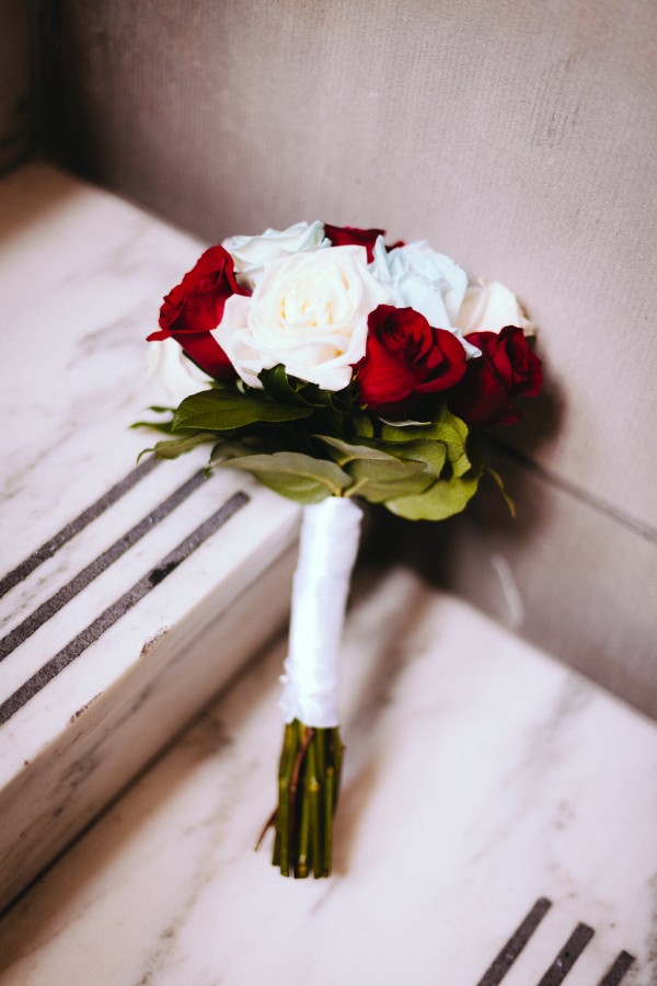red-and-teal-wedding-with-playful