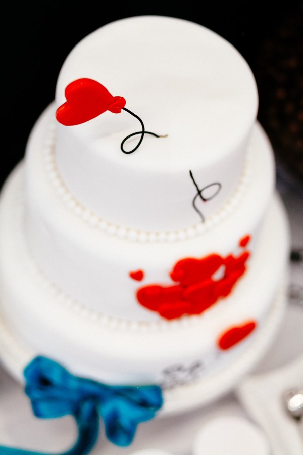 red-and-teal-wedding-with-playful