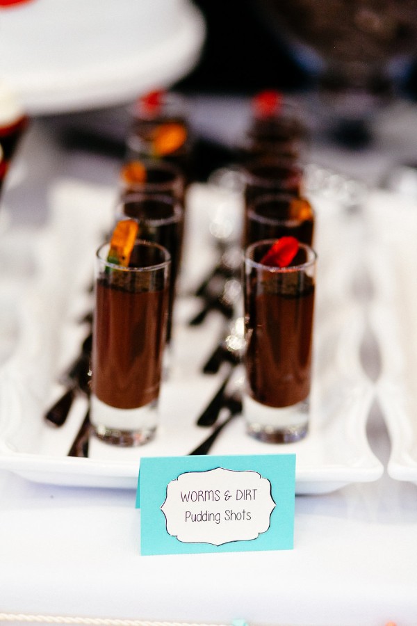 red-and-teal-wedding-with-playful
