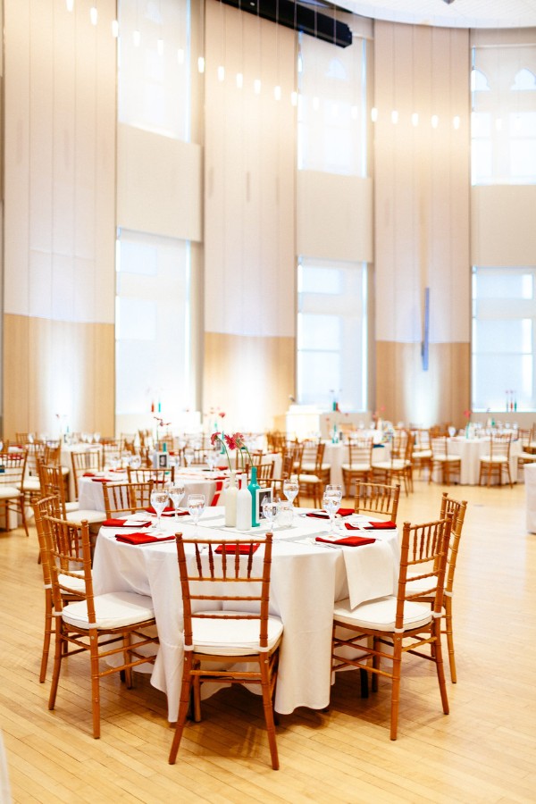 red-and-teal-wedding-with-playful