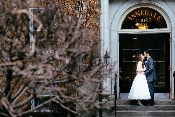 red-and-teal-wedding-with-playful