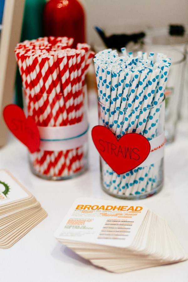 red-and-teal-wedding-with-playful