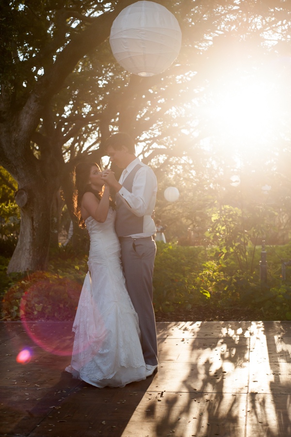 shabby-chic-backyard-wedding