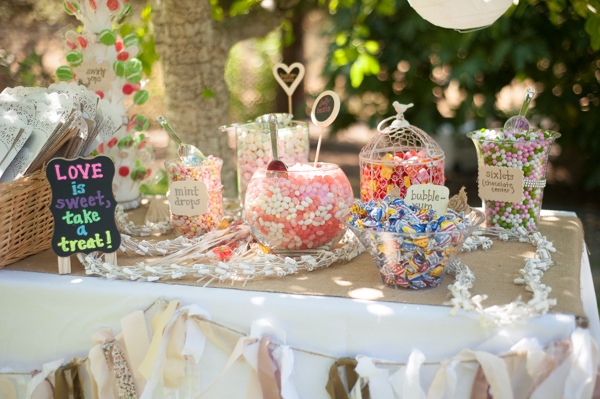 shabby-chic-backyard-wedding