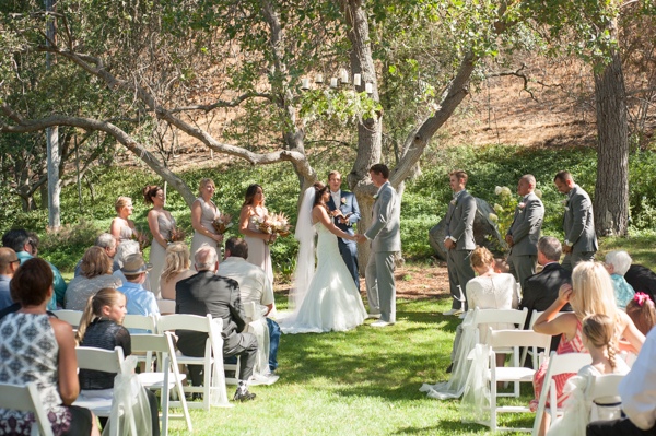 shabby-chic-backyard-wedding