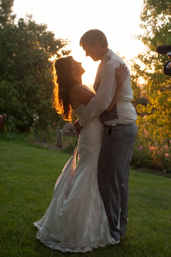 shabby-chic-backyard-wedding