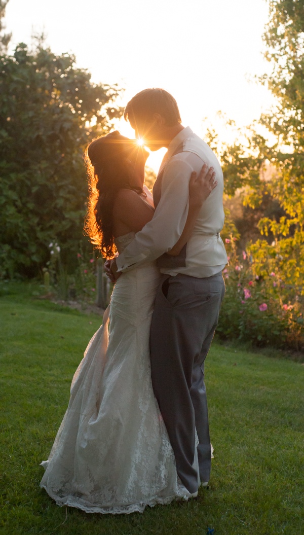 shabby-chic-backyard-wedding