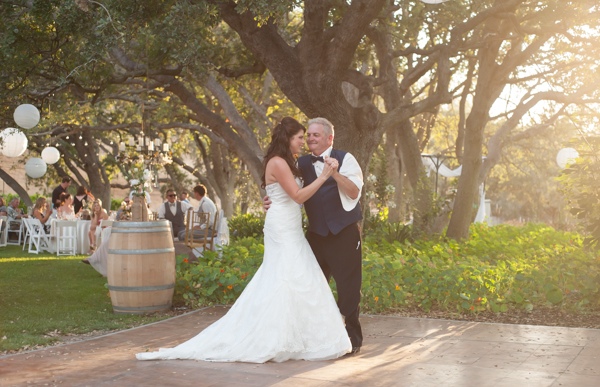 shabby-chic-backyard-wedding