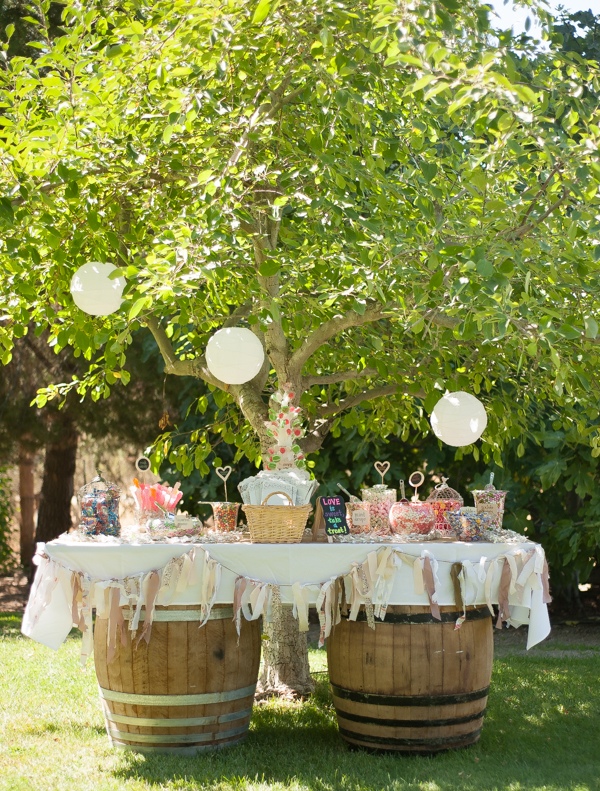 shabby-chic-backyard-wedding