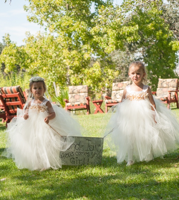shabby-chic-backyard-wedding
