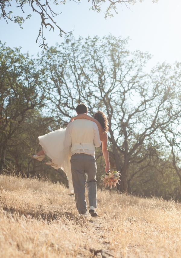 shabby-chic-backyard-wedding