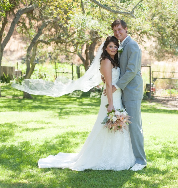 shabby-chic-backyard-wedding