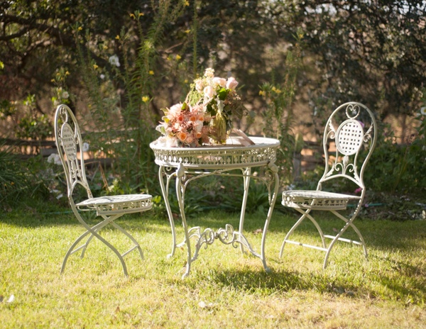 shabby-chic-backyard-wedding