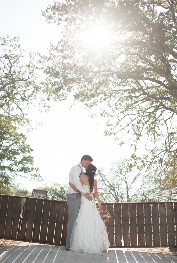 shabby-chic-backyard-wedding