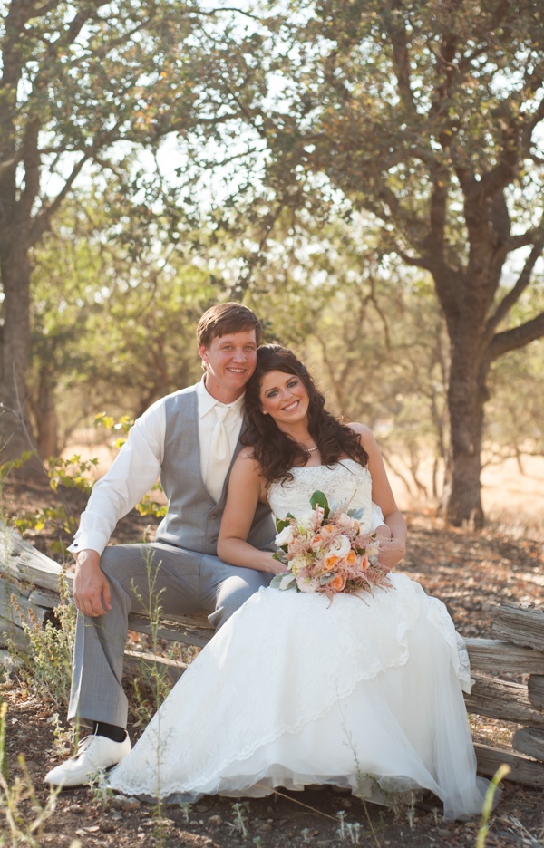 shabby-chic-backyard-wedding