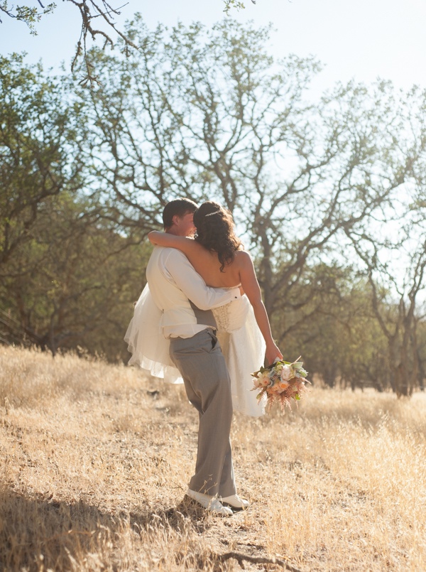 shabby-chic-backyard-wedding