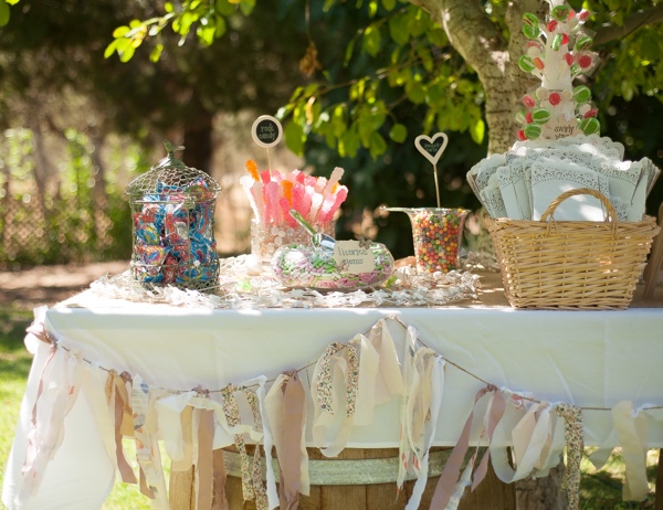 shabby-chic-backyard-wedding