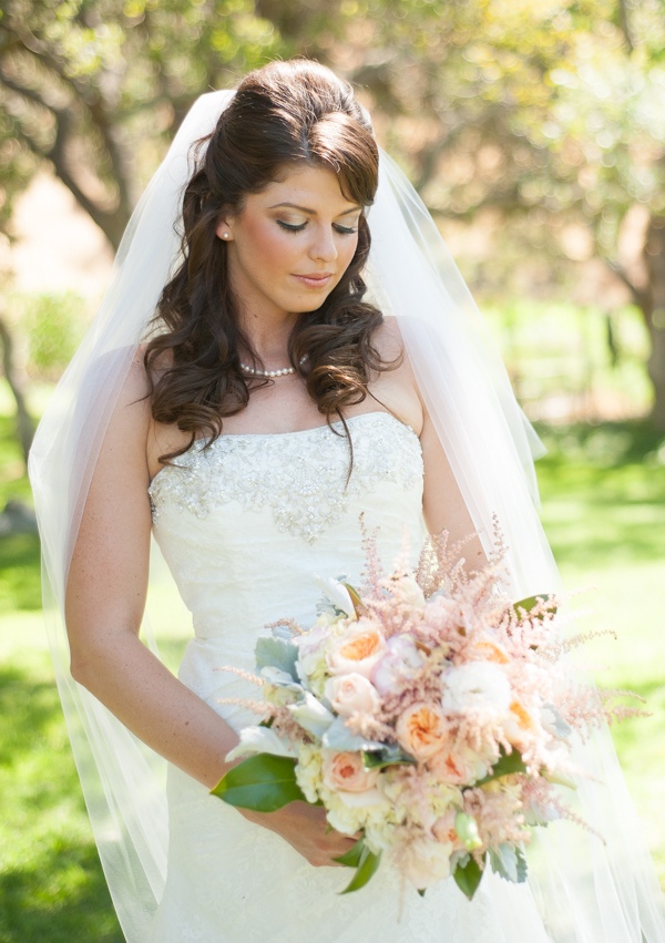 shabby-chic-backyard-wedding