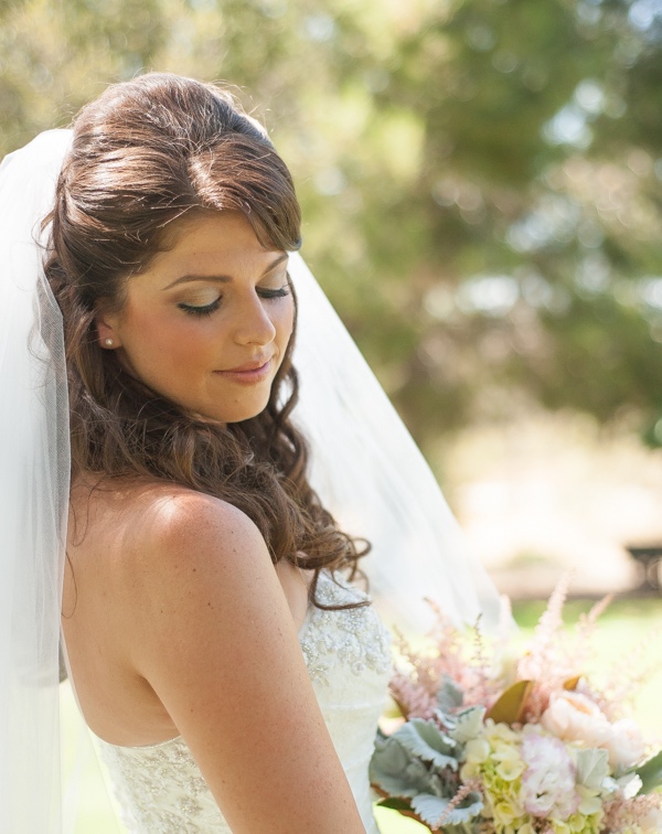 shabby-chic-backyard-wedding