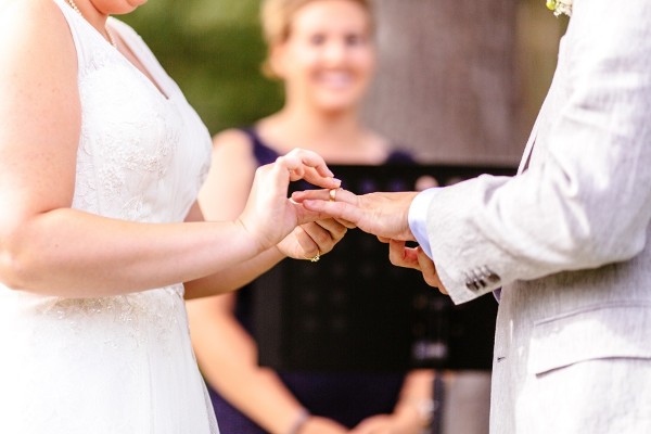 sweet-and-simple-backyard-wedding