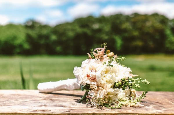 sweet-and-simple-backyard-wedding