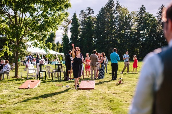 sweet-and-simple-backyard-wedding