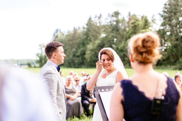 sweet-and-simple-backyard-wedding